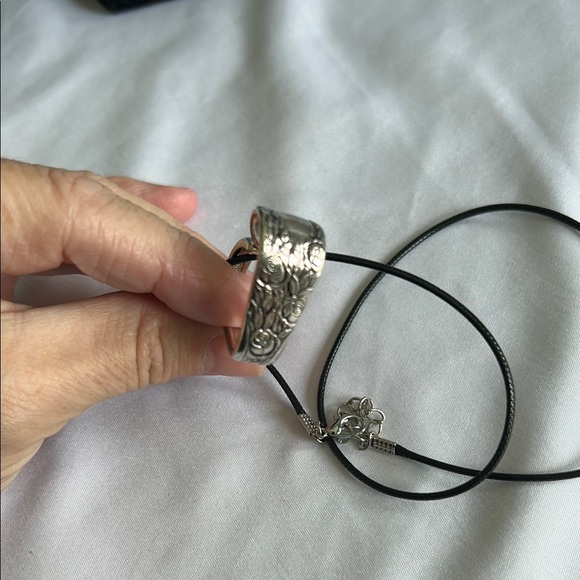 Oneida Stainless Steel Heart Pendant Necklace - Picture 9 of 13